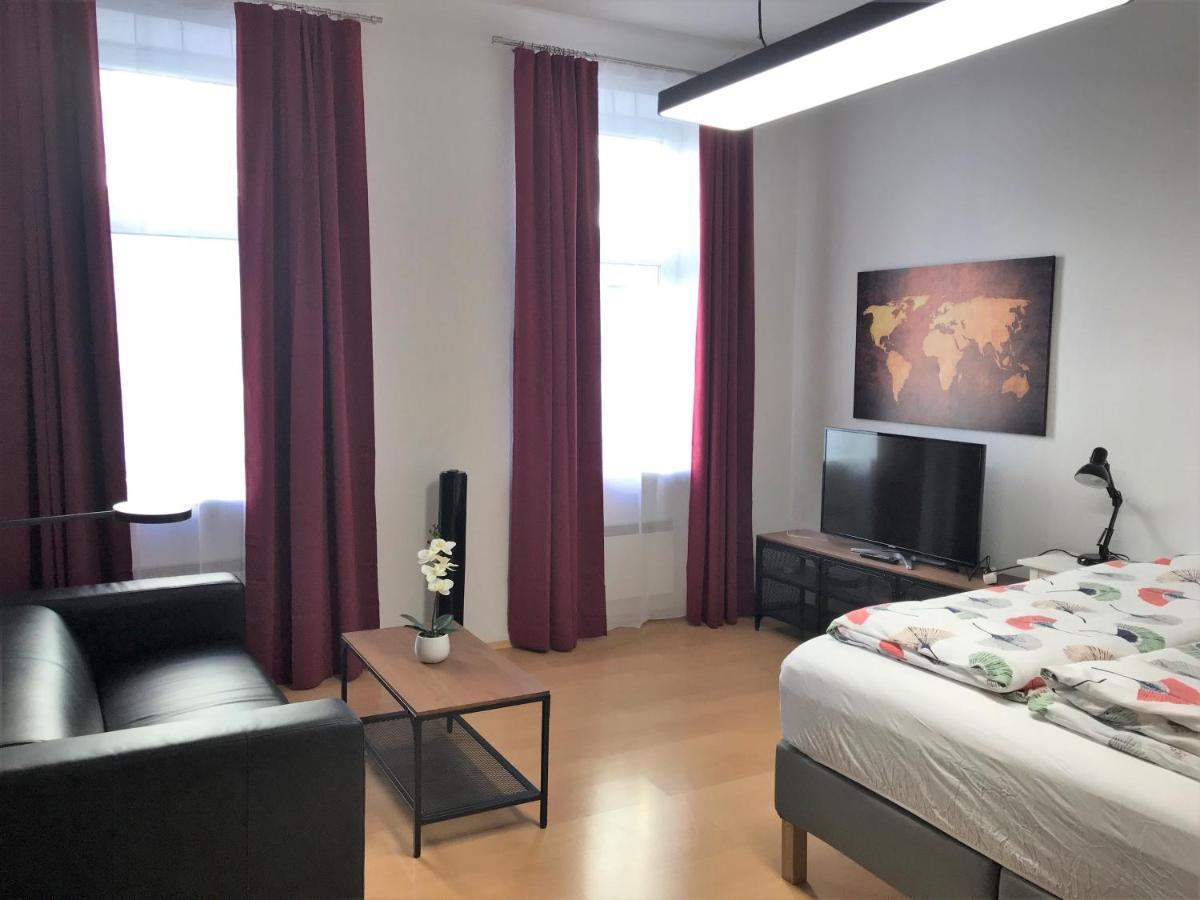 Studio & Apartments Near Reumannplatz Viena Exterior foto