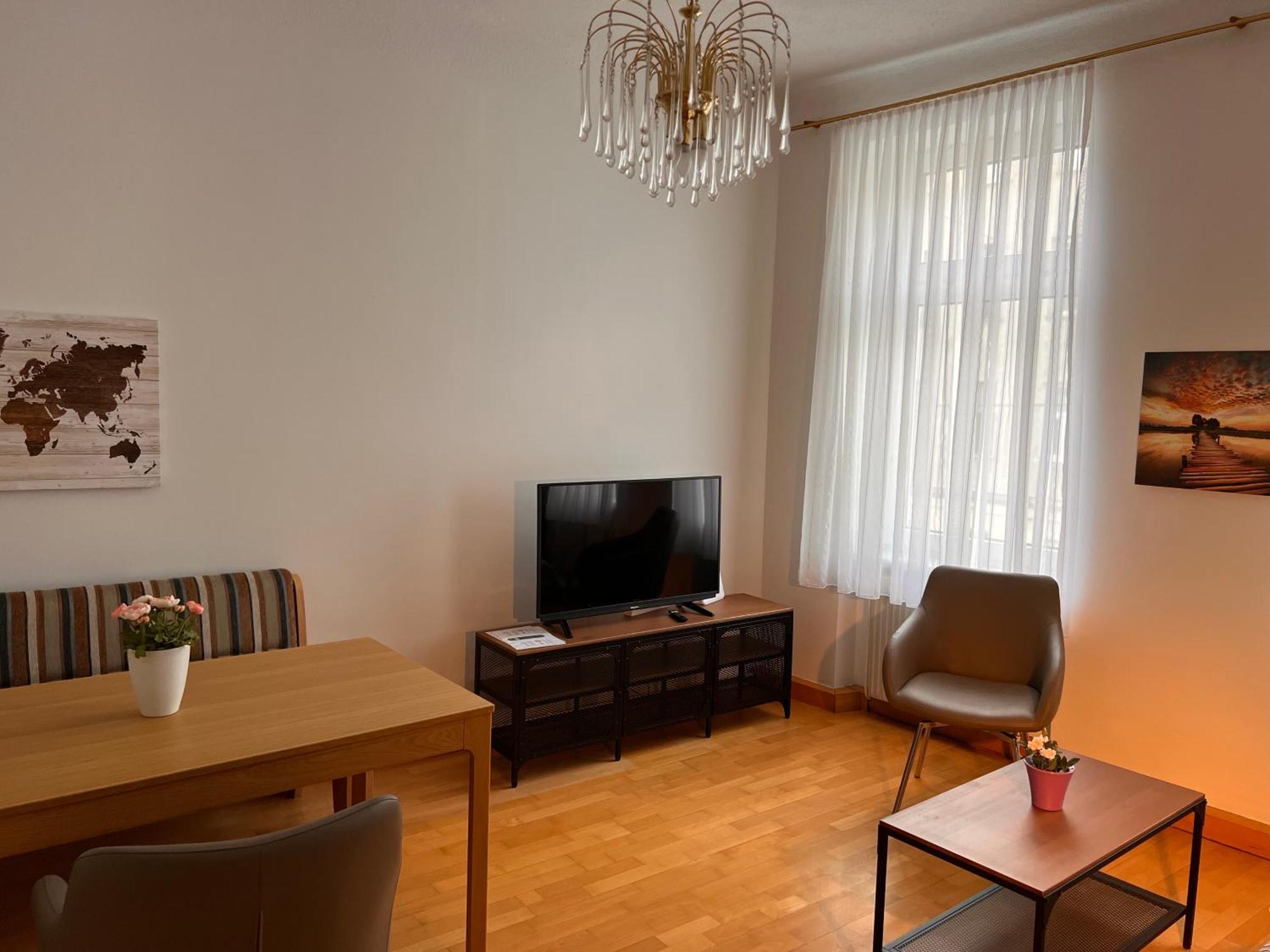 Studio & Apartments Near Reumannplatz Viena Exterior foto